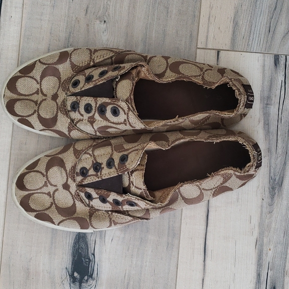 Coach slip on sneakers size 8.5 - Picture 2 of 6